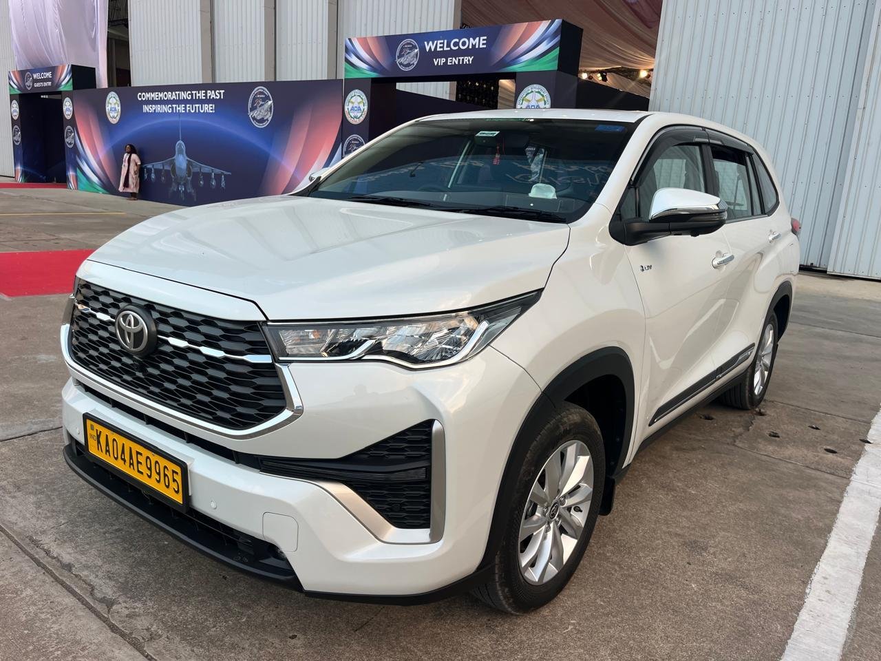 Toyota Innova Hycross premium rental cab front profile